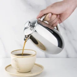 Cafetière isotherme en inox poli - 3 tasses - Olympia