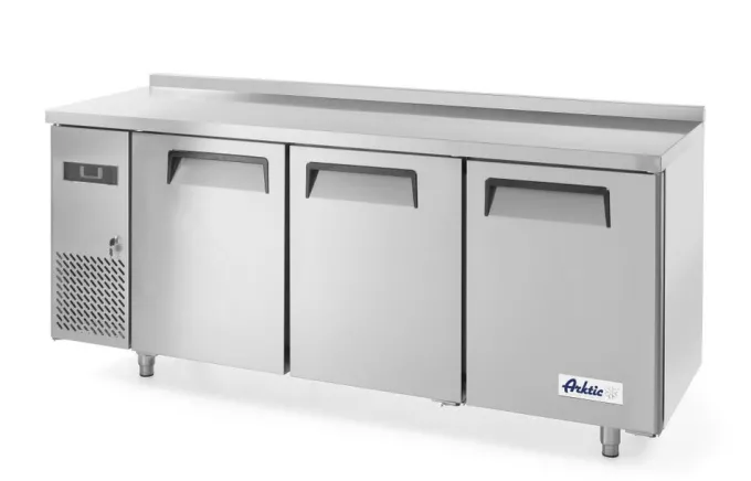 Congélateur comptoir avec trois portes Kitchen Line Arktic - Hendi