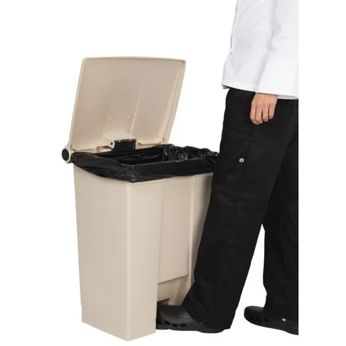 Conteneur à Pédale Step-On Beige - 68L - Rubbermaid