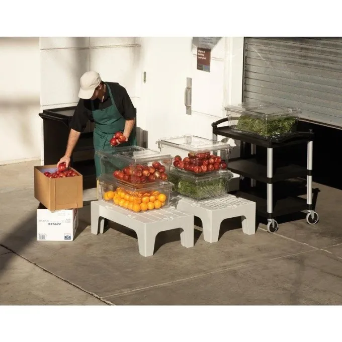 Grand chariot utilitaire noir - Cambro