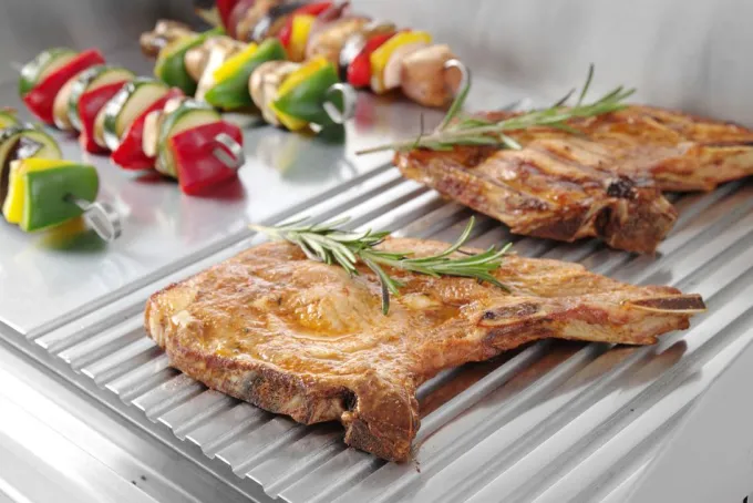 Grill moitié rainuré Profi Line 1/2 lisse 1/2 rainuré 230V/2400W 550x380x(H)240 mm - Hendi