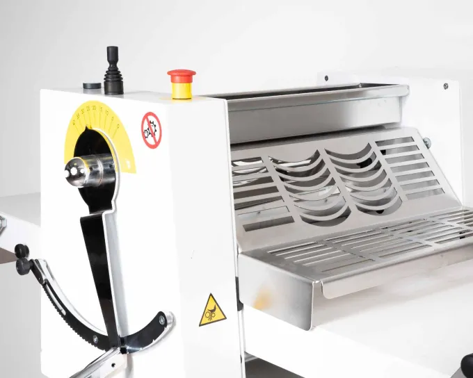 Laminoir à Pâtes Professionnel PM 500 de table PIANI 1000 Etages - Edilser