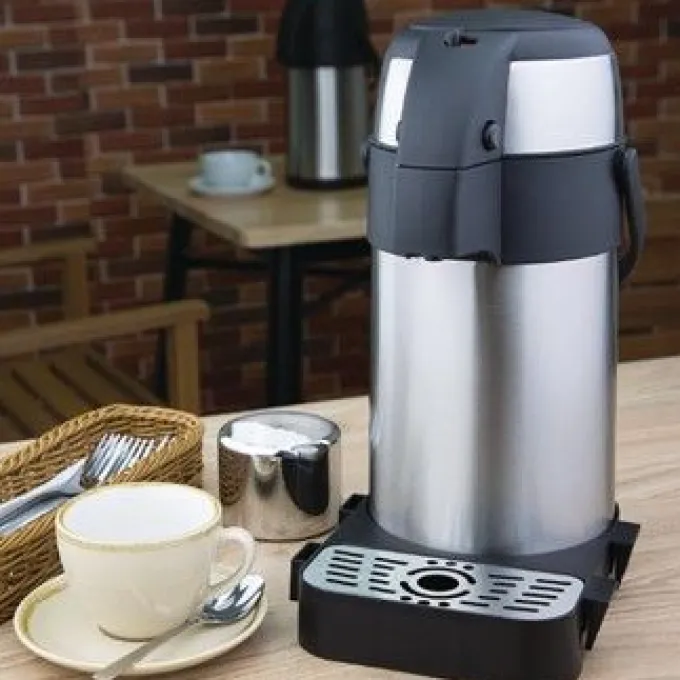 Pichet à pompe inox 2,5 L Olympia
