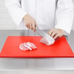 Planche à découper 600 x 450 x 12 mm haute densité rouge - Hygiplas