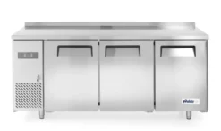 Réfrigérateur comptoir avec trois portes Kitchen Line Arktic - Hendi