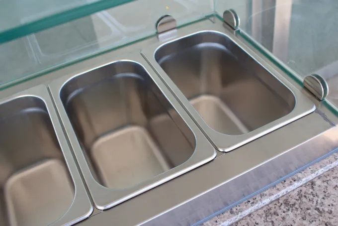 Table Pizza Réfrigérée 3 portes pour 3 bacs GN 1/1 - Combisteel