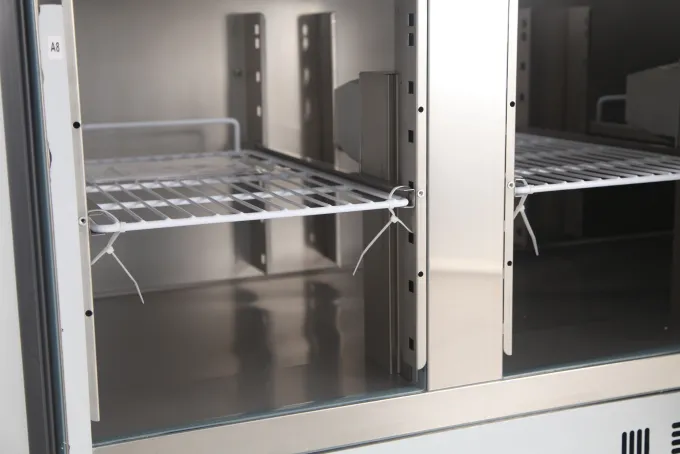 Table Pizza Réfrigérée 3 portes pour 3 bacs GN 1/1 - Combisteel