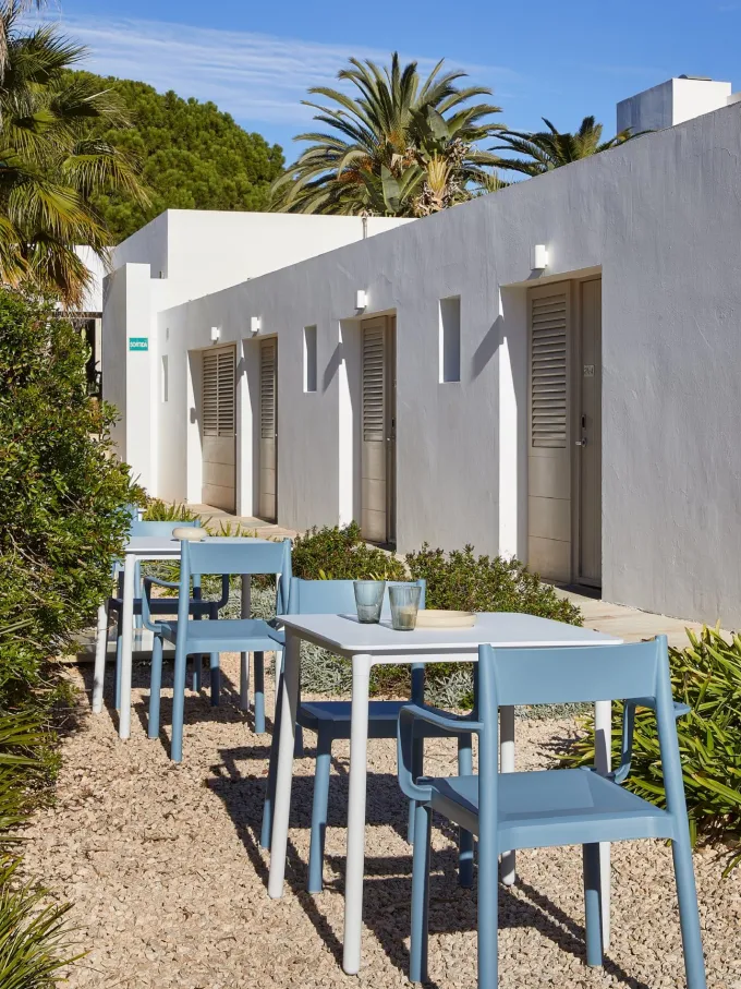 Table Terrasse MARSELLA 70x70 cm Sable avec Pied Blanc - Resol