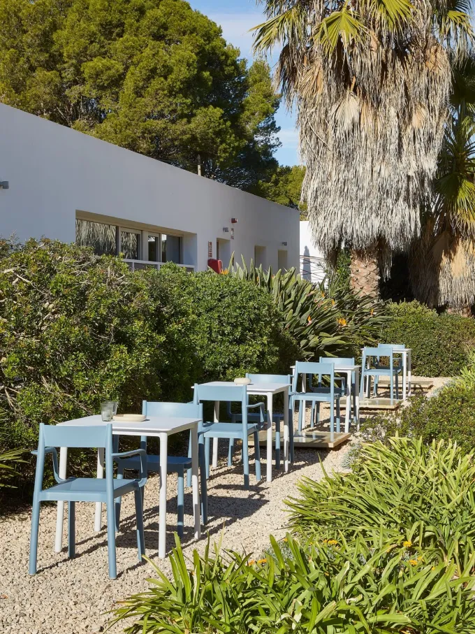 Table Terrasse MARSELLA 70x70 cm Sable avec Pied Blanc - Resol